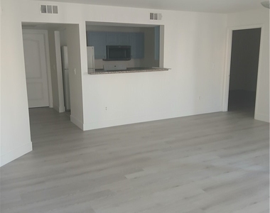 5055 W Hacienda Avenue - Photo Thumbnail 11