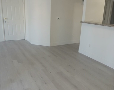 5055 W Hacienda Avenue - Photo Thumbnail 9