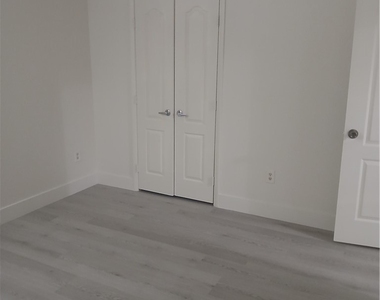 5055 W Hacienda Avenue - Photo Thumbnail 16