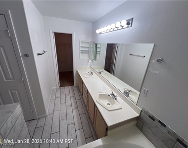 920 Twinkling Sky Avenue - Photo Thumbnail 9
