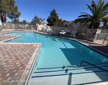 920 Twinkling Sky Avenue - Photo Thumbnail 16