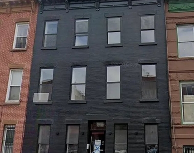588 Quincy Street - Photo Thumbnail 8