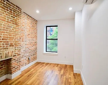 588 Quincy Street - Photo Thumbnail 4
