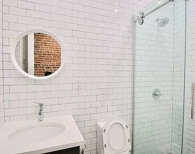 588 Quincy Street - Photo Thumbnail 6