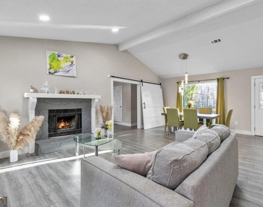 494 Plainville Drive Sw - Photo Thumbnail 4