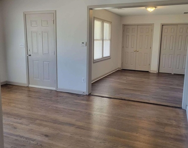 1063 Pleasant Hill Road - Photo Thumbnail 6