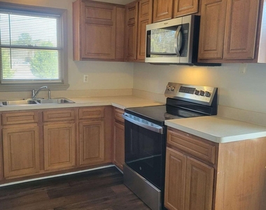 1063 Pleasant Hill Road - Photo Thumbnail 4
