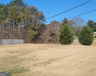 1063 Pleasant Hill Road - Photo Thumbnail 16