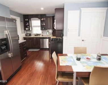 507 15th Avenue - Photo Thumbnail 1
