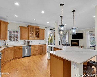 331 Richmond Avenue - Photo Thumbnail 8