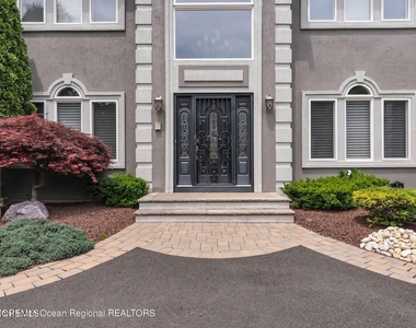 7 Mackenzie Road - Photo Thumbnail 2