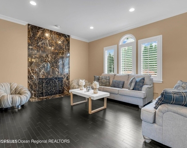 7 Mackenzie Road - Photo Thumbnail 10