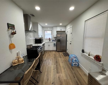 413 Sw 14th Street - Photo Thumbnail 3