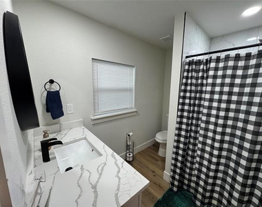 413 Sw 14th Street - Photo Thumbnail 5