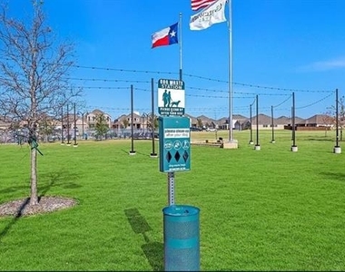 1736 Everglades Drive - Photo Thumbnail 11