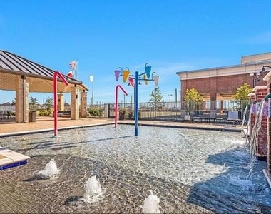 1736 Everglades Drive - Photo Thumbnail 6