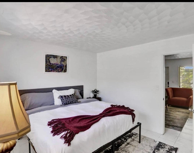 820 Ne 16th Avenue - Photo Thumbnail 3