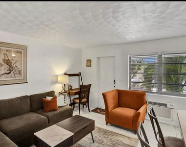 820 Ne 16th Avenue - Photo Thumbnail 2