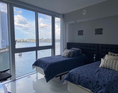 465 Brickell Avenue - Photo Thumbnail 16