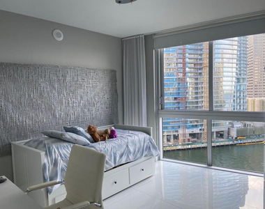 465 Brickell Avenue - Photo Thumbnail 17