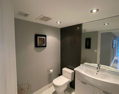 465 Brickell Avenue - Photo Thumbnail 9