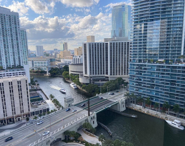 465 Brickell Avenue - Photo Thumbnail 19