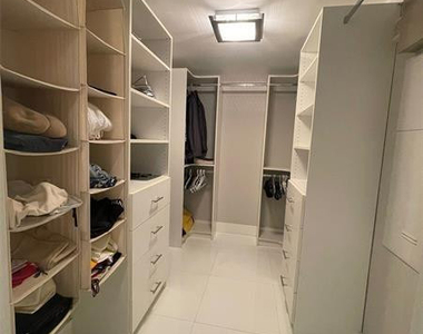 465 Brickell Avenue - Photo Thumbnail 15
