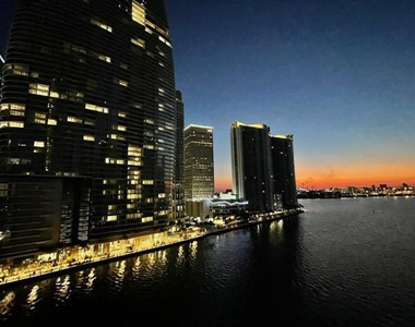 465 Brickell Avenue - Photo Thumbnail 29