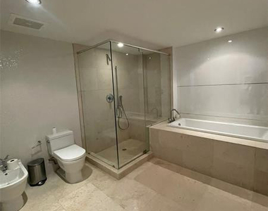 465 Brickell Avenue - Photo Thumbnail 13