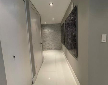 465 Brickell Avenue - Photo Thumbnail 8