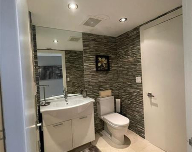 465 Brickell Avenue - Photo Thumbnail 18