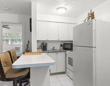 820 Ne 16th Avenue - Photo Thumbnail 2