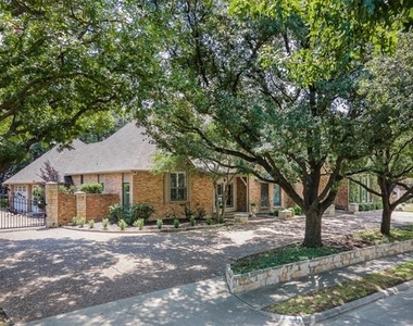 2004 Crown Knoll Lane - Photo Thumbnail 2