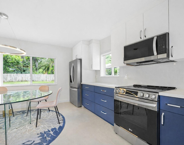 100 Ne 22nd Street - Photo Thumbnail 7