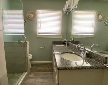3259 S University Drive - Photo Thumbnail 8