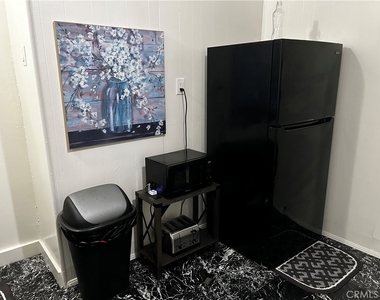 4727 Oakwood Avenue - Photo Thumbnail 16