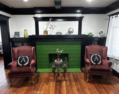4727 Oakwood Avenue - Photo Thumbnail 6