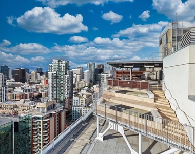321 10th Avenue - Photo Thumbnail 3