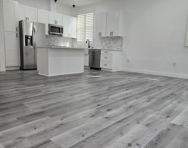 110 W Island Ave - Photo Thumbnail 2