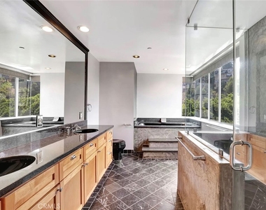 6396 Weidlake Drive - Photo Thumbnail 13