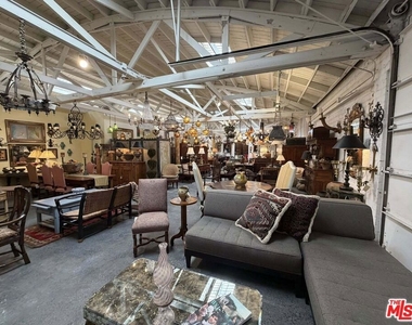 2252 W Washington Boulevard - Photo Thumbnail 12