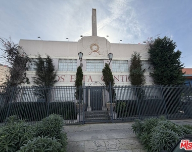 2252 W Washington Boulevard - Photo Thumbnail 1