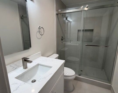 5191-5193 Lindley Avenue - Photo Thumbnail 5