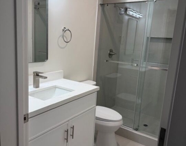 5191-5193 Lindley Avenue - Photo Thumbnail 1