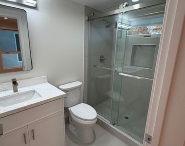 5191-5193 Lindley Avenue - Photo Thumbnail 22