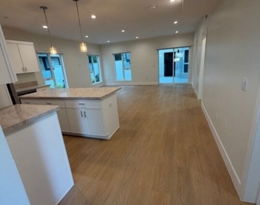 5191-5193 Lindley Avenue - Photo Thumbnail 17