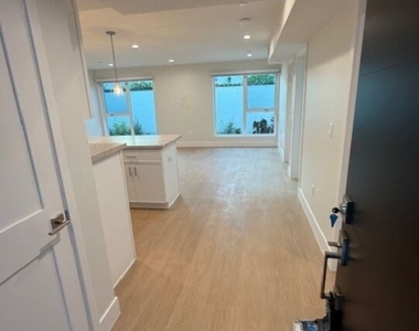 5191-5193 Lindley Avenue - Photo Thumbnail 33
