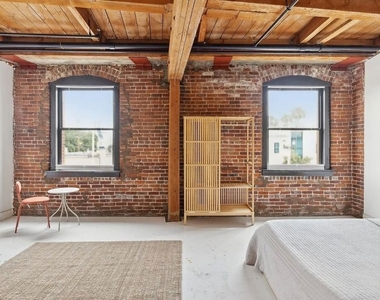 900 E 1st Street - Photo Thumbnail 4