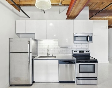 900 E 1st Street - Photo Thumbnail 2