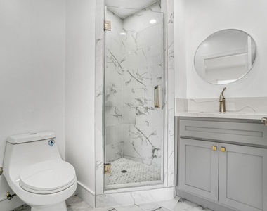 2057 1/2 S Garth Avenue - Photo Thumbnail 14